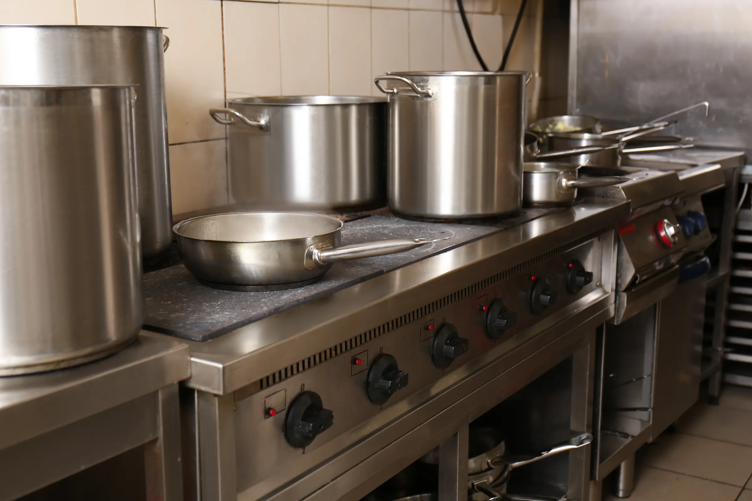 Franchise restaurant kitchen buildout with commercial equipment — franchise equipment financing